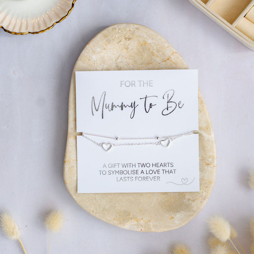 Elegant maternity bracelet with a Mummy to Be message and dainty charm, making it a thoughtful gift for pregnant Mums. Ideal for baby showers, pregnancy announcements or a sentimental keepsake during the journey to motherhood.